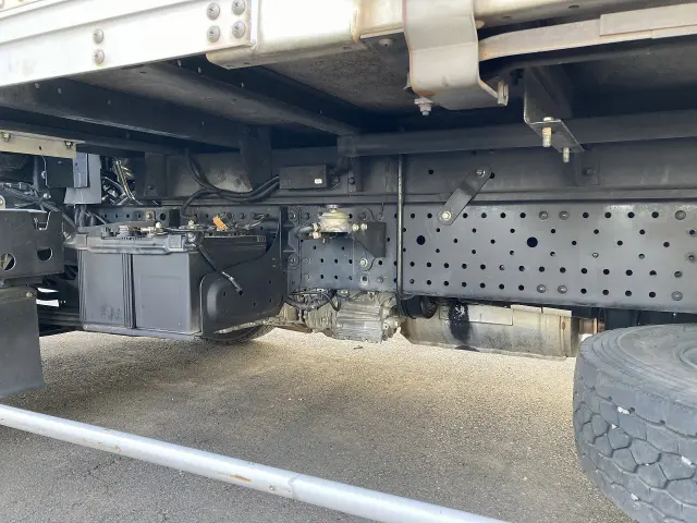 いすゞ エルフ 2RG-NPR88YN(2WD)の写真10