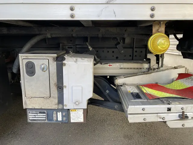 いすゞ エルフ 2RG-NPR88YN(2WD)の写真11