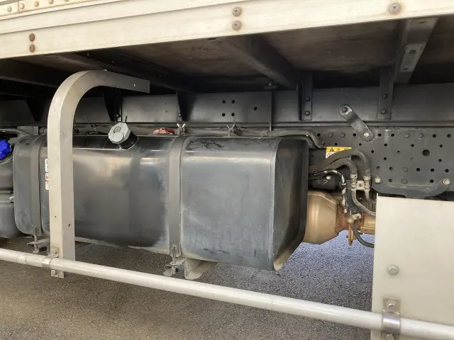 いすゞ エルフ 2RG-NPR88YN(2WD)の写真12