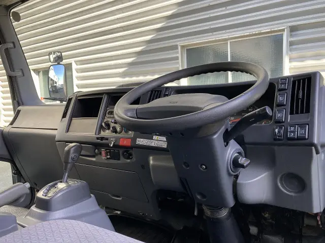 いすゞ エルフ 2RG-NPR88YN(2WD)の写真17