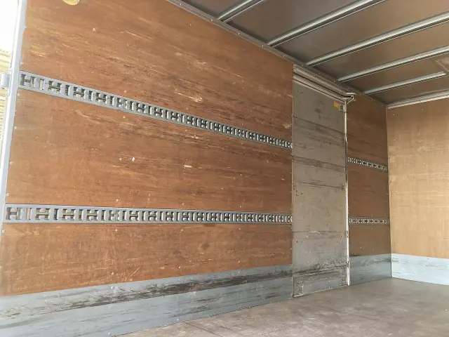 いすゞ エルフ 2RG-NPR88YN(2WD)の写真23