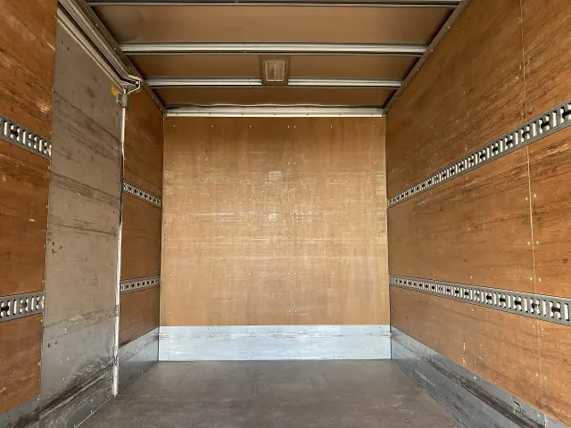 いすゞ エルフ 2RG-NPR88YN(2WD)の写真27