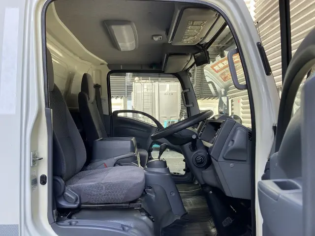 いすゞ エルフ 2RG-NPR88YN(2WD)の写真38