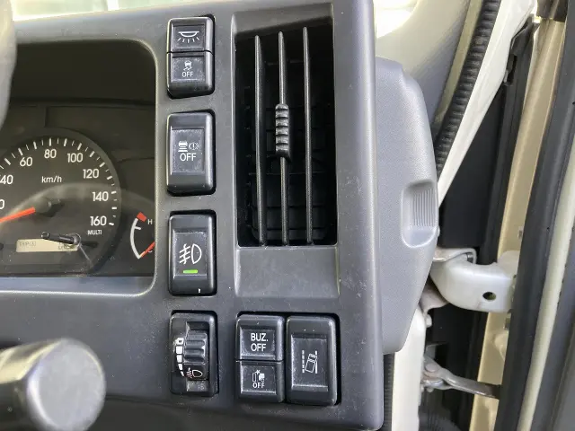 いすゞ エルフ 2RG-NPR88YN(2WD)の写真40