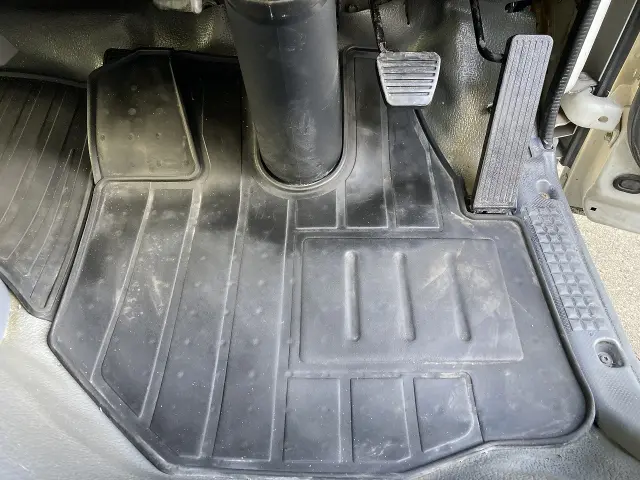 いすゞ エルフ 2RG-NPR88YN(2WD)の写真43