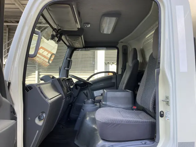 いすゞ エルフ 2RG-NPR88YN(2WD)の写真44