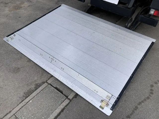 三菱 キャンター 2PG-FEB50(2WD)の写真6