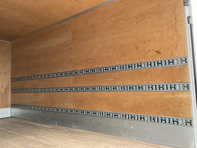 三菱 キャンター 2PG-FEB50(2WD)の写真23