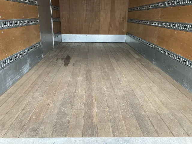 三菱 キャンター 2PG-FEB50(2WD)の写真24