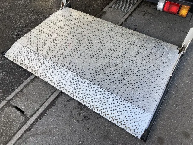 いすゞ エルフ TKG-NMR85Nの写真6