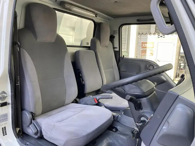 いすゞ エルフ TRG-NJR85AN(2WD)の写真15