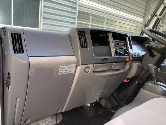 いすゞ エルフ TRG-NJR85AN(2WD)の写真21