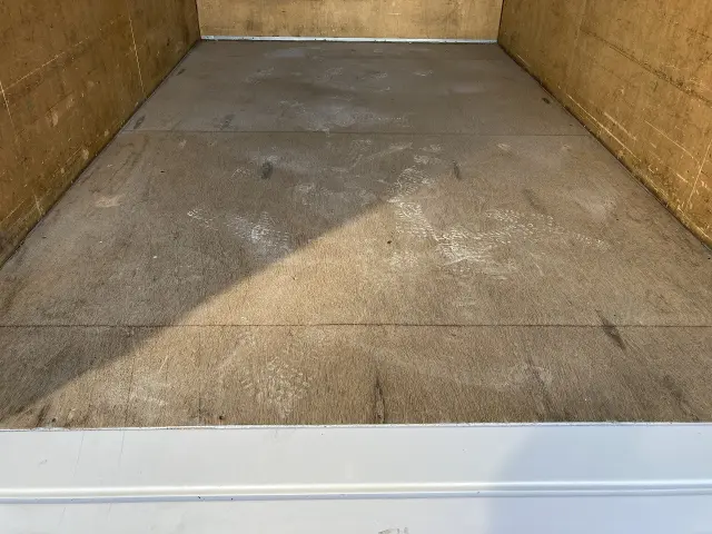 いすゞ エルフ TRG-NJR85AN(2WD)の写真24