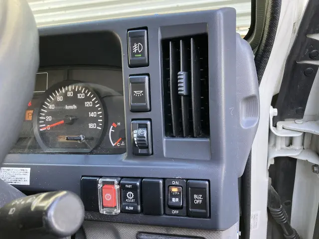 いすゞ エルフ TRG-NJR85AN(2WD)の写真38