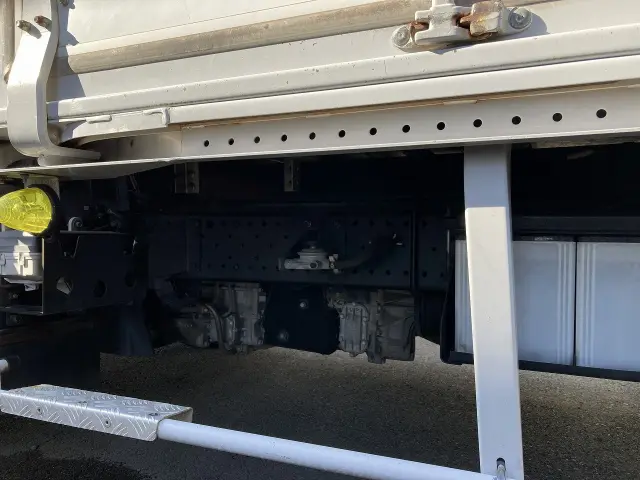 いすゞ エルフ BKG-NMR85AN(2WD)の写真10