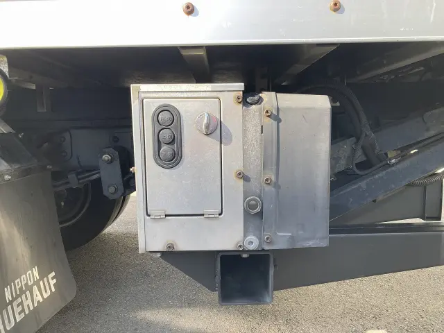 いすゞ エルフ BKG-NMR85AN(2WD)の写真11