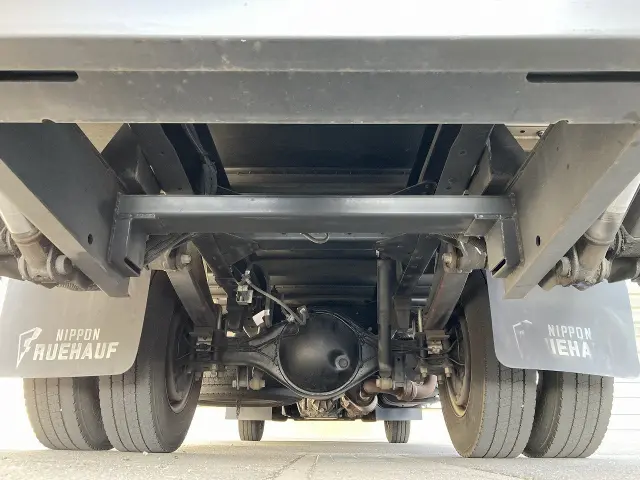 いすゞ エルフ BKG-NMR85AN(2WD)の写真13