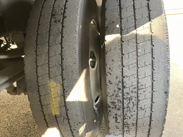 いすゞ エルフ BKG-NMR85AN(2WD)の写真15