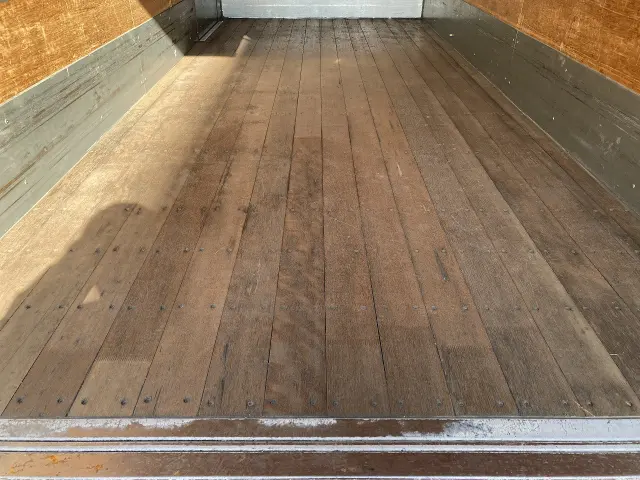 いすゞ エルフ BKG-NMR85AN(2WD)の写真25