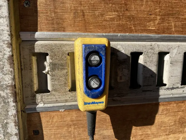 いすゞ エルフ BKG-NMR85AN(2WD)の写真28