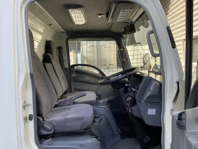 いすゞ エルフ BKG-NMR85AN(2WD)の写真37