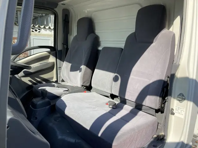 いすゞ エルフ BKG-NMR85AN(2WD)の写真45