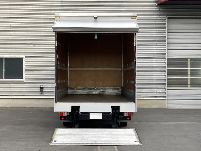 いすゞ エルフ TQG-NPR85AN(2WD)の写真4