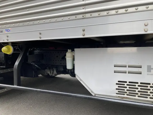 いすゞ エルフ TQG-NPR85AN(2WD)の写真9