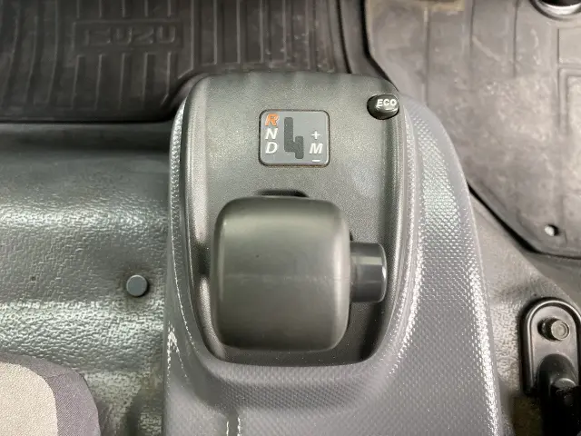 いすゞ エルフ TQG-NPR85AN(2WD)の写真18