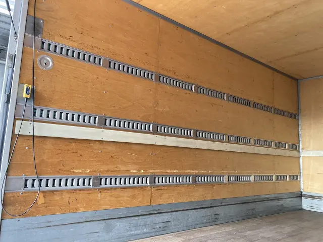 いすゞ エルフ TQG-NPR85AN(2WD)の写真22