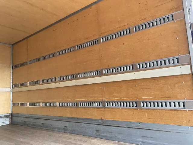 いすゞ エルフ TQG-NPR85AN(2WD)の写真23