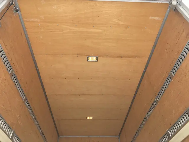 いすゞ エルフ TQG-NPR85AN(2WD)の写真25