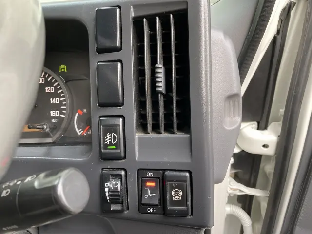いすゞ エルフ TQG-NPR85AN(2WD)の写真40