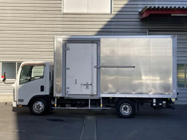 いすゞ エルフ TRG-NMR85AN(2WD)の写真2