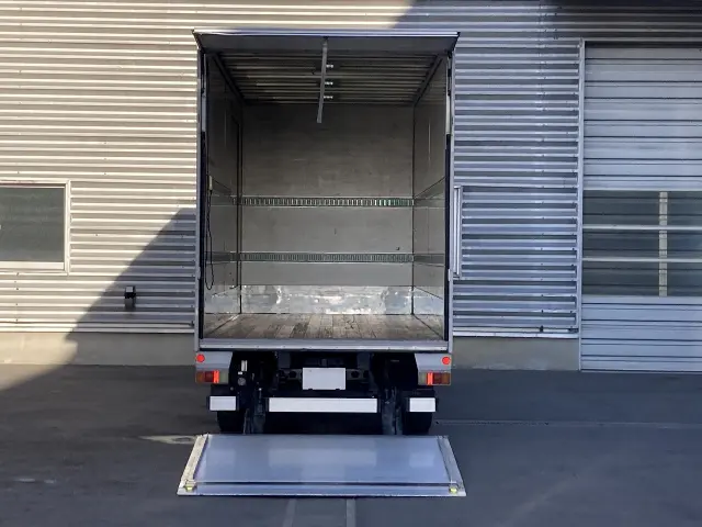 いすゞ エルフ TRG-NMR85AN(2WD)の写真5