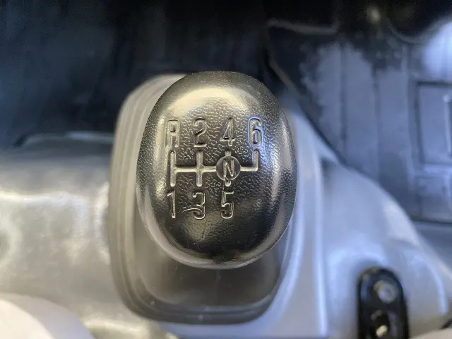 いすゞ エルフ TRG-NMR85AN(2WD)の写真19