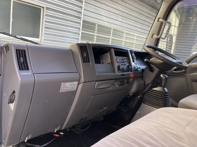 いすゞ エルフ TRG-NMR85AN(2WD)の写真21