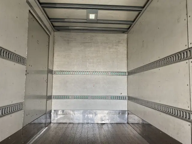 いすゞ エルフ TRG-NMR85AN(2WD)の写真27