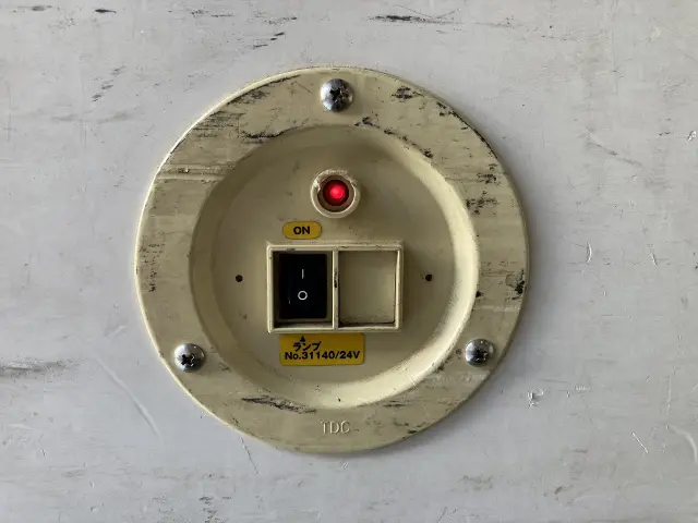 いすゞ エルフ TRG-NMR85AN(2WD)の写真28