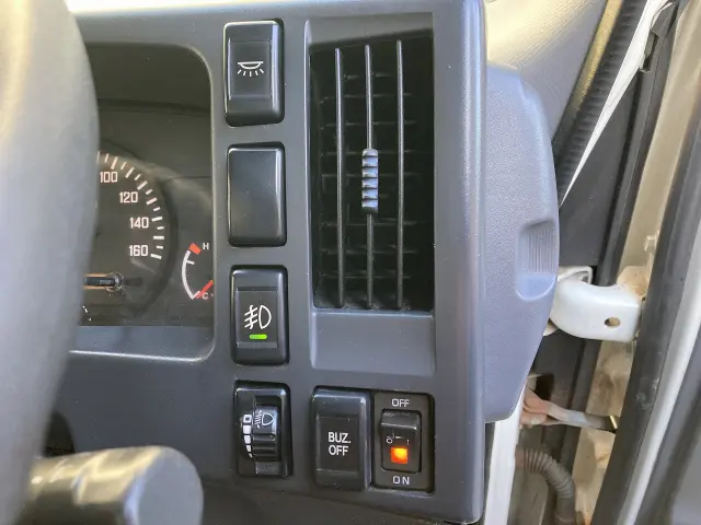 いすゞ エルフ TRG-NMR85AN(2WD)の写真41