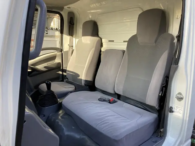 いすゞ エルフ TRG-NMR85AN(2WD)の写真45