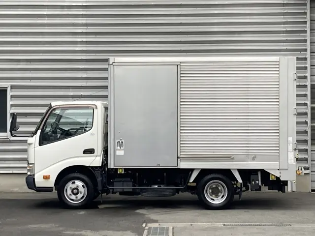 トヨタ ダイナ TKG-XZC605(2WD)の写真2