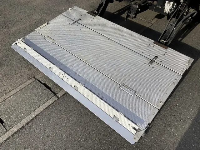 三菱 キャンター TPG-FEB80(2WD)の写真8