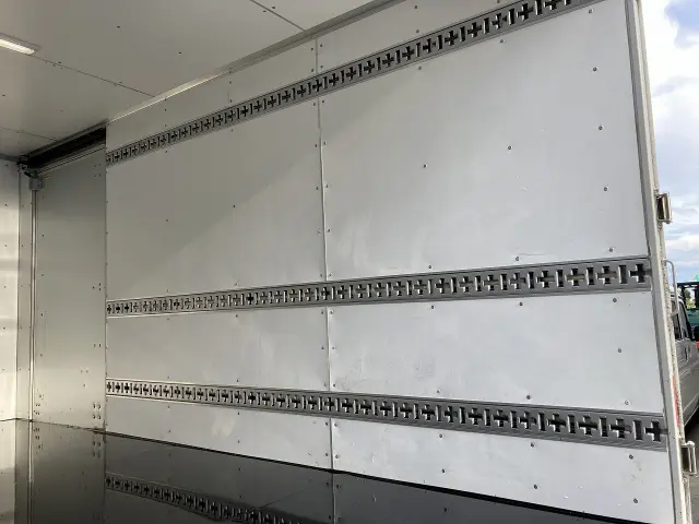 三菱 キャンター TPG-FEB80(2WD)の写真26