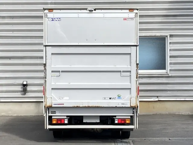 三菱 キャンター TPG-FBA00(2WD)の写真3
