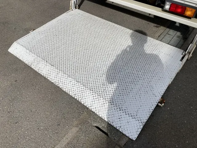 三菱 キャンター TPG-FBA00(2WD)の写真5