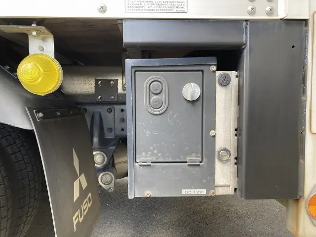 三菱 キャンター TPG-FBA00(2WD)の写真10
