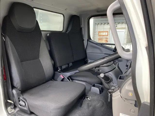 三菱 キャンター TPG-FBA00(2WD)の写真15