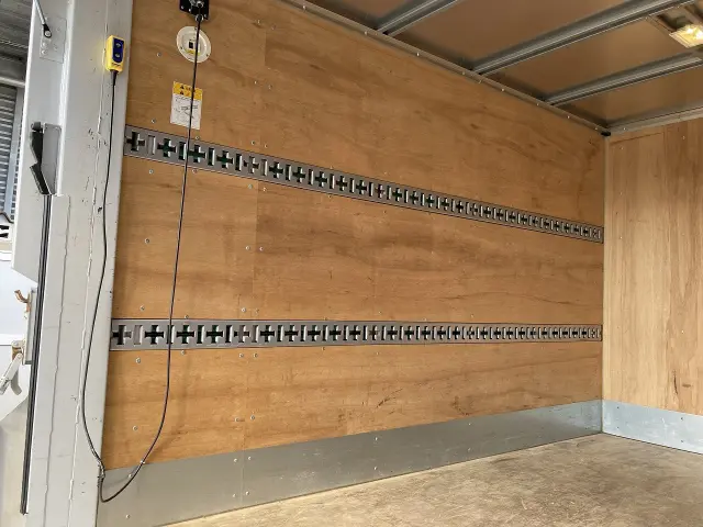 三菱 キャンター TPG-FBA00(2WD)の写真22