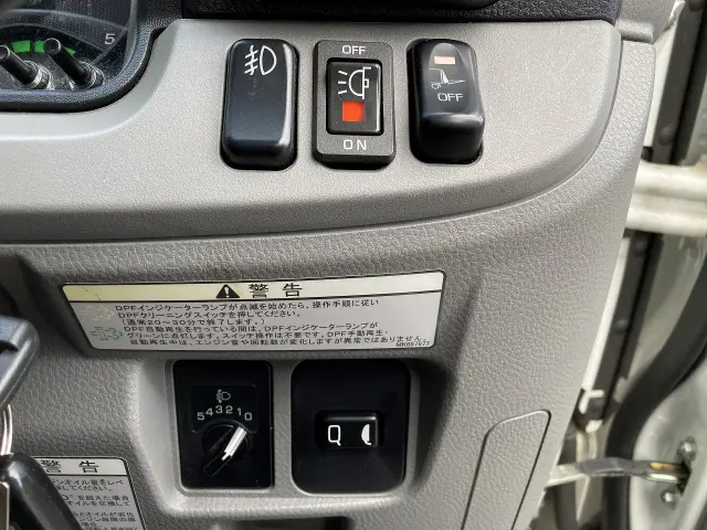 三菱 キャンター TPG-FBA00(2WD)の写真40